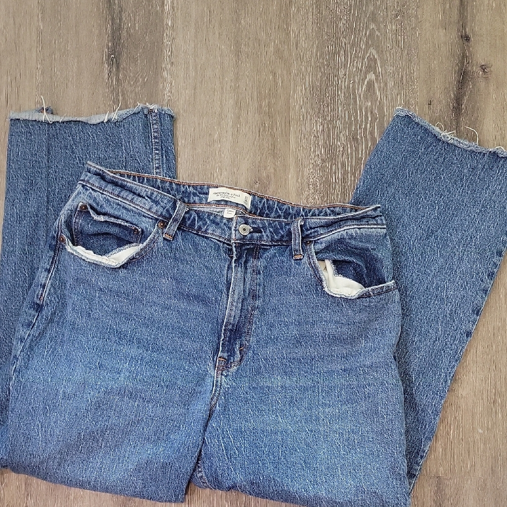 Abercrombie Curve Love 90s Relaxed Short
